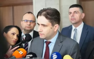 Министерство брани олигопола в бизнеса с рециклирането, обвини ДБ