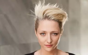  Актрисата Мартина Апостолова - четец