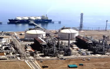 Oman LNG ще доставя втечнен газ на швейцарската Vitol