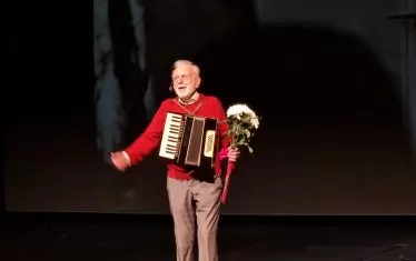 Свежа мисъл, тънка самоирония, невероятна енергия - това е Ицхак Финци.