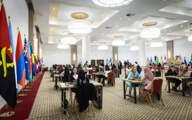 Световната купа по шахмат започна с две български победи