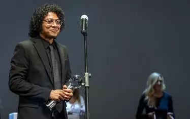  Режисьрът от Бангладеш Махде Хасан спечели отличието от конкурса "Проксима" за филма си Sand City. 