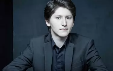  Пианистът Емануил Иванов