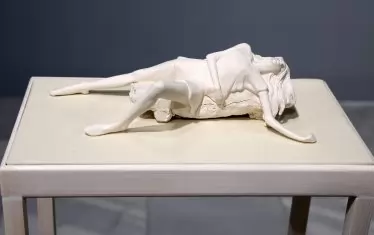 Скулптура от цикъла "Потящите се" на миналогодишната победителка Цветомира Борисова.