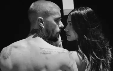  Джъстин и Хейли в един от кадрите, промотиращи албума.