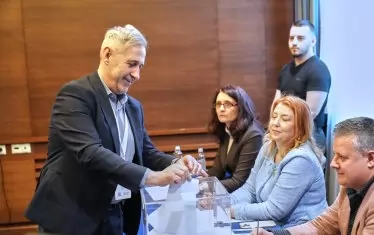 Екипът на Стефка Костадинова мъгляво заплаши МОК със съд