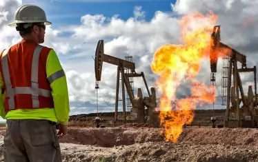 Големите банки все по-охотно дават заеми за газ, нефт, въглища