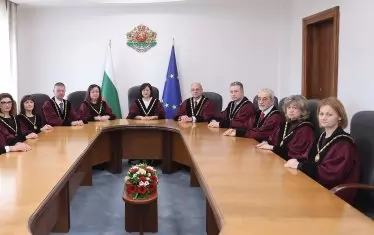 Депутати сезираха КС срещу шефовете на КЗЛД и Сметна палата