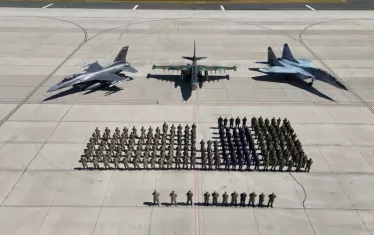 Съветски МиГ-29 и американски F-16 тренират заедно в България