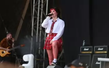 Още една първа изява на българска земя - на британците As Everything Unfolds, които се похвалиха, че това е бил най-горещият им концерт изобщо до момента.