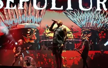 Преди това феновете оставиха сърцата и гласовете си по време на прощалния концерт на Sepultura в България.