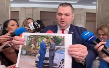 Димки, бухалки и Пеевски, който мълчи. Защо сега?