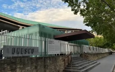  България се отказа от домакинството на 47-ата сесия и тя се провежда под нейно председателство в Париж.