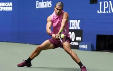 Алкарас се контузи, но влезе в IV кръг на US Open