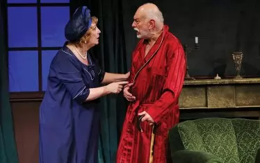  С Вяра Табакова в последната си роля в „Колко е важно да бъдеш сериозен (години по-късно)“.