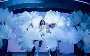  Дуа Липа пее на фестивала Sunny Hill в Прищина.