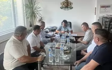 "Ново начало" и ГЕРБ рекламират дружба във Варненско