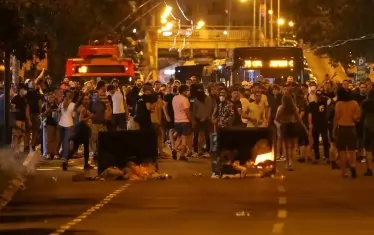 Вучич видя опит за "цветна революция"