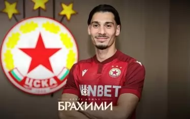 Мохамед Брахими позира като попълнение на ЦСКА.