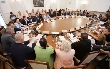 Тотална депутатска логорея удави "т. нар. безводие" 