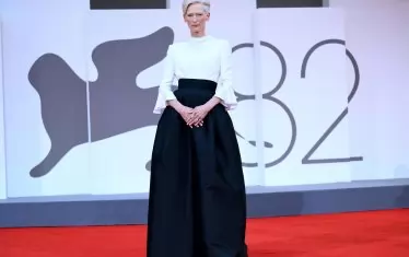  Тилда Суинтън е ослепителна на откриването.