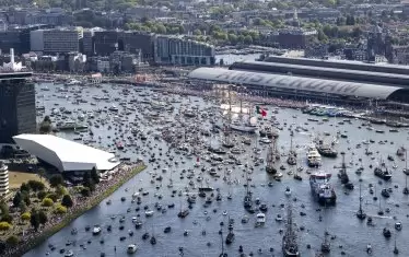 Грандиозен морски парад събра 2.5 млн. зрители в Амстердам