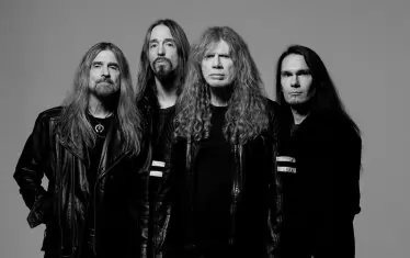  Актуалните членове на групата: Дейв Мъстейн е вторият вдясно. 