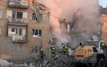 Поне 21 души загинаха при масирана руска атака срещу Киев