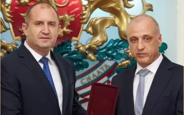 Радев светкавично издаде указ за нов мандат на шефа на НСО