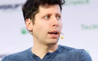 OpenAI пусна безплатно ChatGPT-5, 
който мисли като д-р на науките