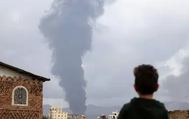 Израелски ракети поразиха цели в йеменската столица Сана