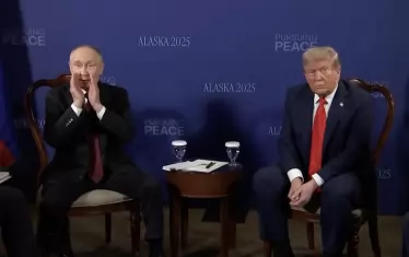  Путин отговаря на въпрос на журналист дали ще спре убийството на невинни хора в Украйна.
