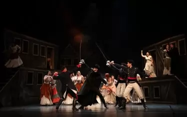 Зоро оживява с Владимир Зомбори във Варна