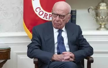 Медийната империя на Рупърт Мърдок отива при най-големия му син 
