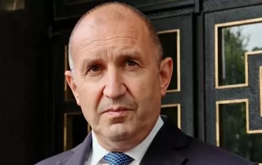 Радев се заинати и си иска референдума за еврото