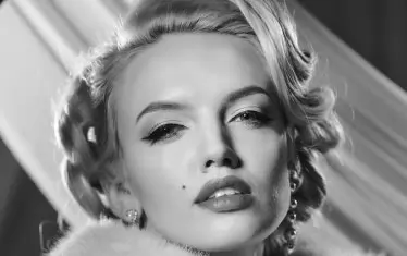  Българската актриса има поразителна прилика с най-обожаваната филмова блондинка.