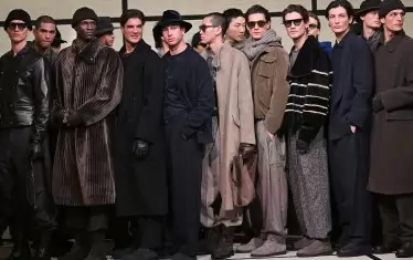  Бежовото беше един от любимите цветове в колекциите на Краля.