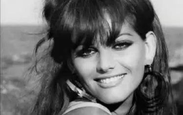  Клаудия в началото на кариерата си.