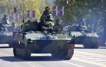 Руски артилерийски самоходни гаубици на парада