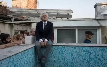 „Уикеда“ ще свирят на плаваща сцена на кораба „Кук“