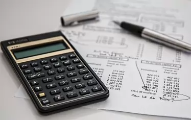 Фискалният съвет прогнозира над 5% дупка в хазната в края на 2025 г.
