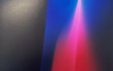  Авторката създава своите произведения със специални фотографски техники.