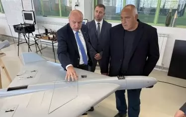  След като оправи заводите за барут, лидерът на ГЕРБ Бойко Борисов се прехвърли и към дроновете