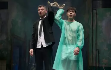  Сцена от спектакъла "Аз съм вятърът".