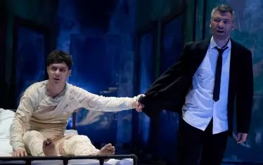  Сцена от спектакъла "Аз съм вятърът".