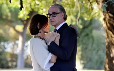 Сервило като писателя с един роман Джеп Гамбардела във филма "Великата красота".