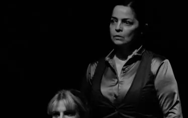 Албена Георгиева и Паола Маравиля - Генералшата и дъщеря й Аглая.