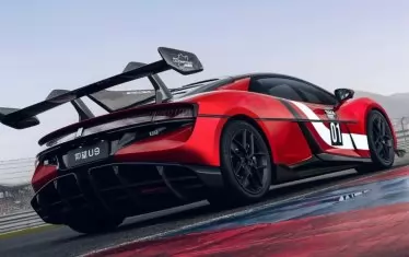 Хиперавтомобилът има фиксирано задно крило