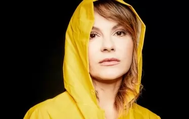  Анелия Луцинова - Адриана