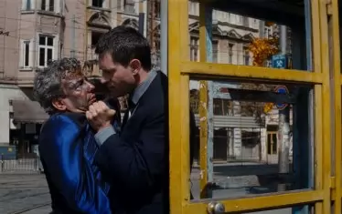 Софийските улици, трамваи и депа са важни действащи лица във филма.